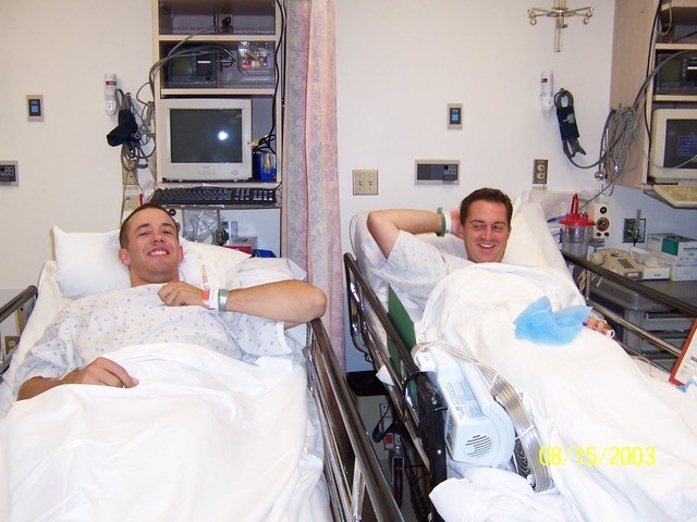 Chris Krieger and his brother-in-law prepare for Chris’s first kidney transplant in 2003.