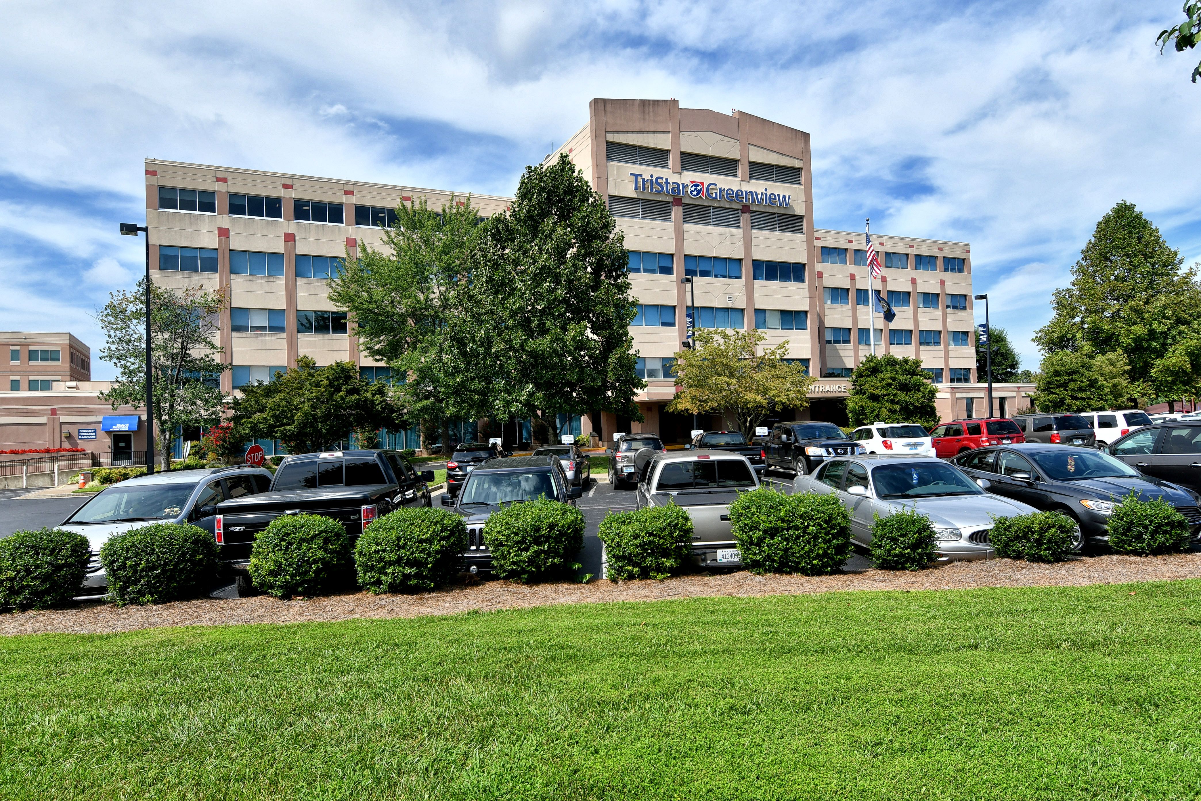 TriStar Greenview Regional Hospital Exterior